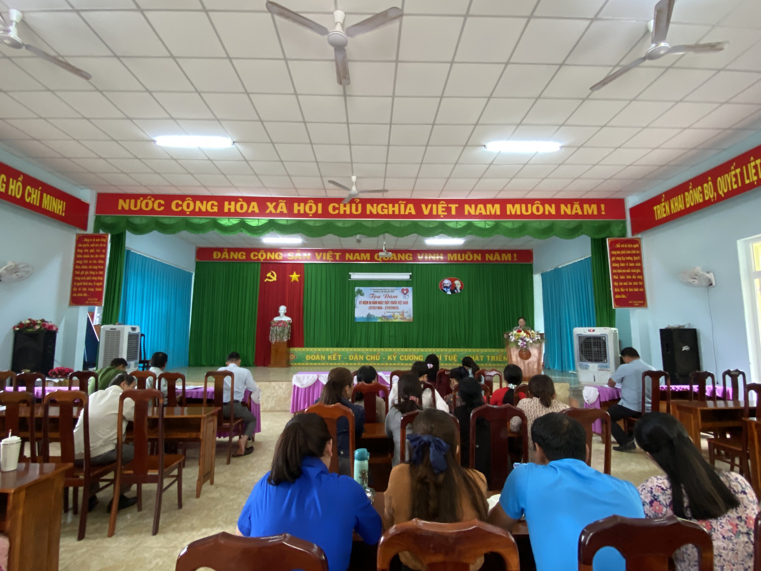 68 nam ngay thay thuoc 07
